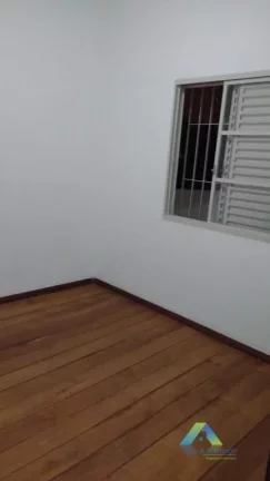 Imagem Linda casa 3 dormitórios,sendo 1 suite, 3 vagas de garagem, lavanderia, quintal com localização privilegiada fácil acesso a comércios .