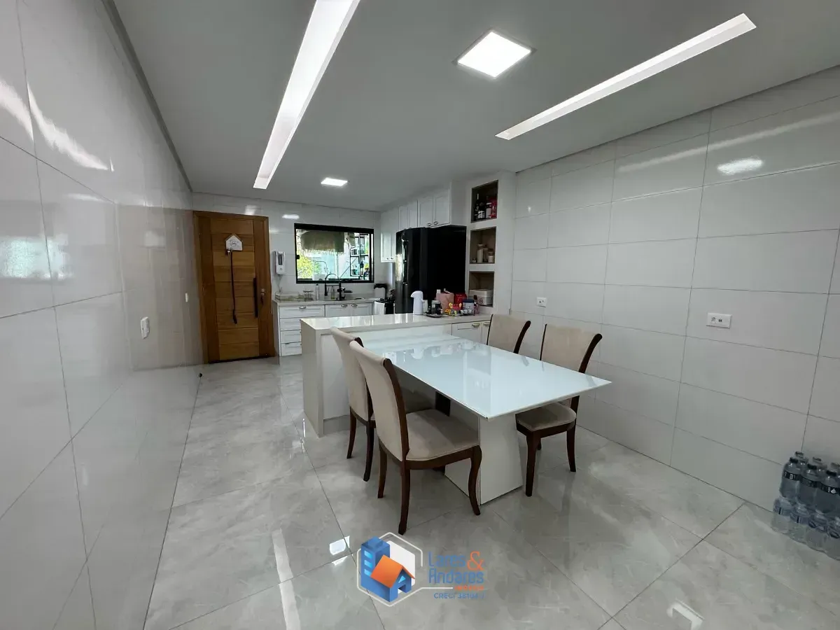 Imagem Sobrado para venda em Penha de França com 3 quartos, sendo 1 suíte, 15,715m²