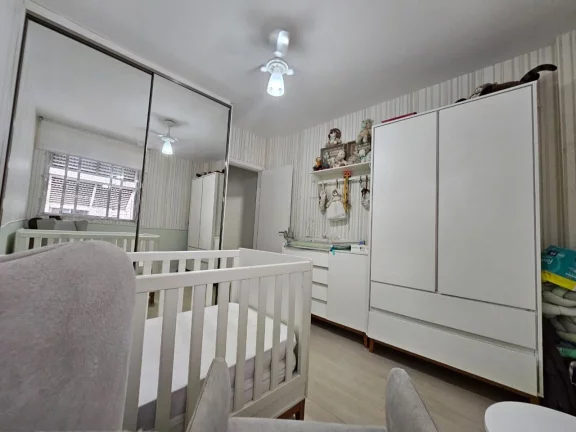 Imagem Apartamento Reformado de 2 Quartos na Quadra da Praia, ao lado Shopping Praiamar