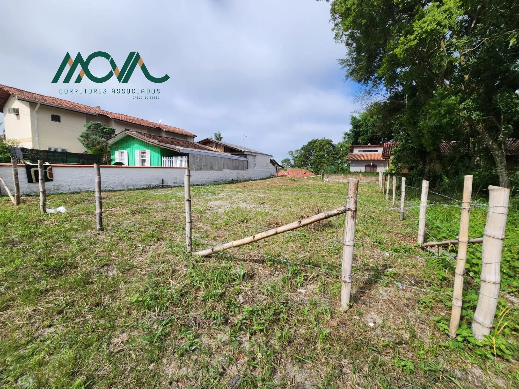 Foto do imóvel Terreno disponível no Balneário Farol do Itapoá II, localizado no bairro Pontal do Norte. Com dim...