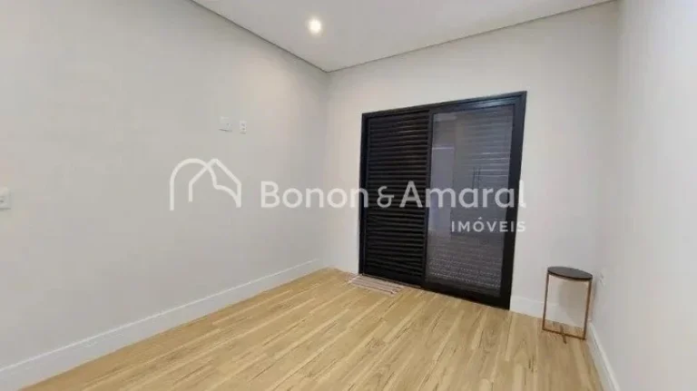 Imagem Apresentamos uma casa encantadora, ideal para criar momentos inesquecíveis com sua família. Com um...