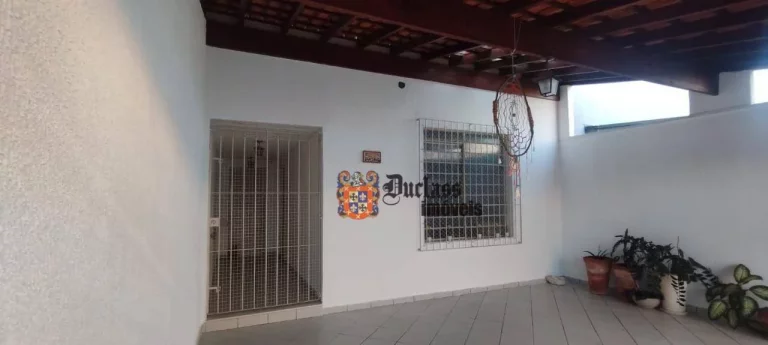 Imagem Sobrado com 4 dormitórios à venda por R$ 480.000,00 - Centro - Taubaté/SP