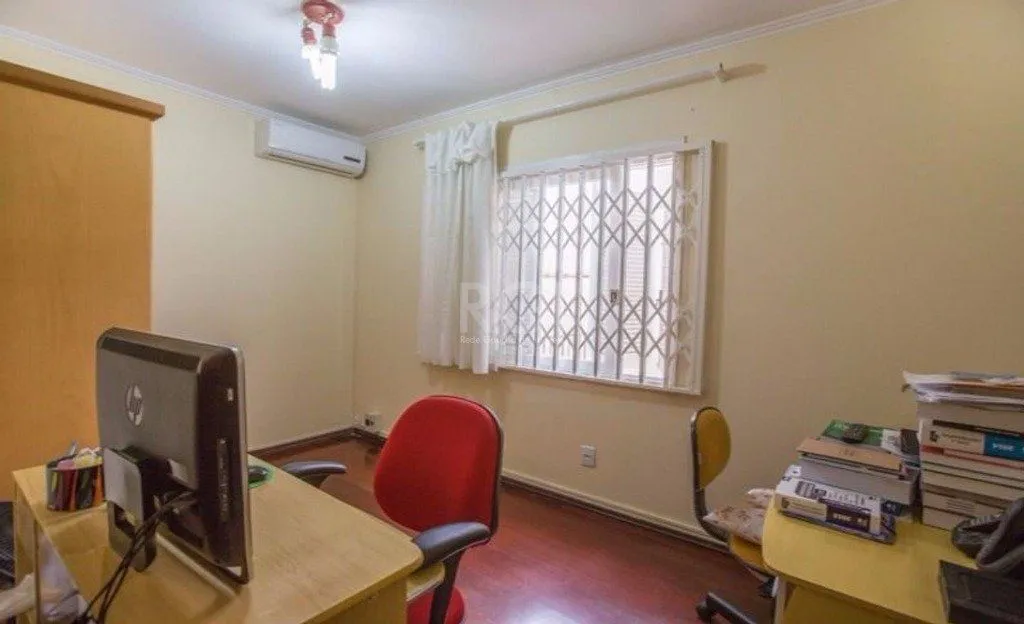 Imagem Casa para Venda - 309m², 3 dormitórios, sendo 1 suites, 3 vagas - Medianeira