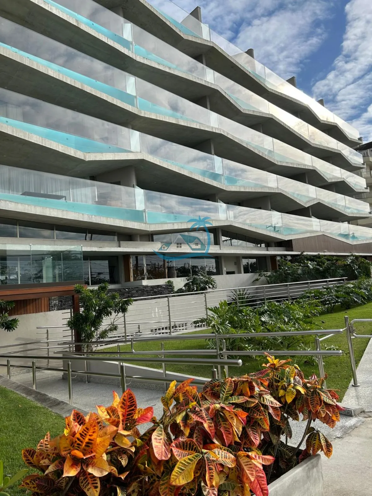 Imagem Maravilhoso apartamento frente mar com piscina privativa na varanda, na Praia Grande, em Ubatuba