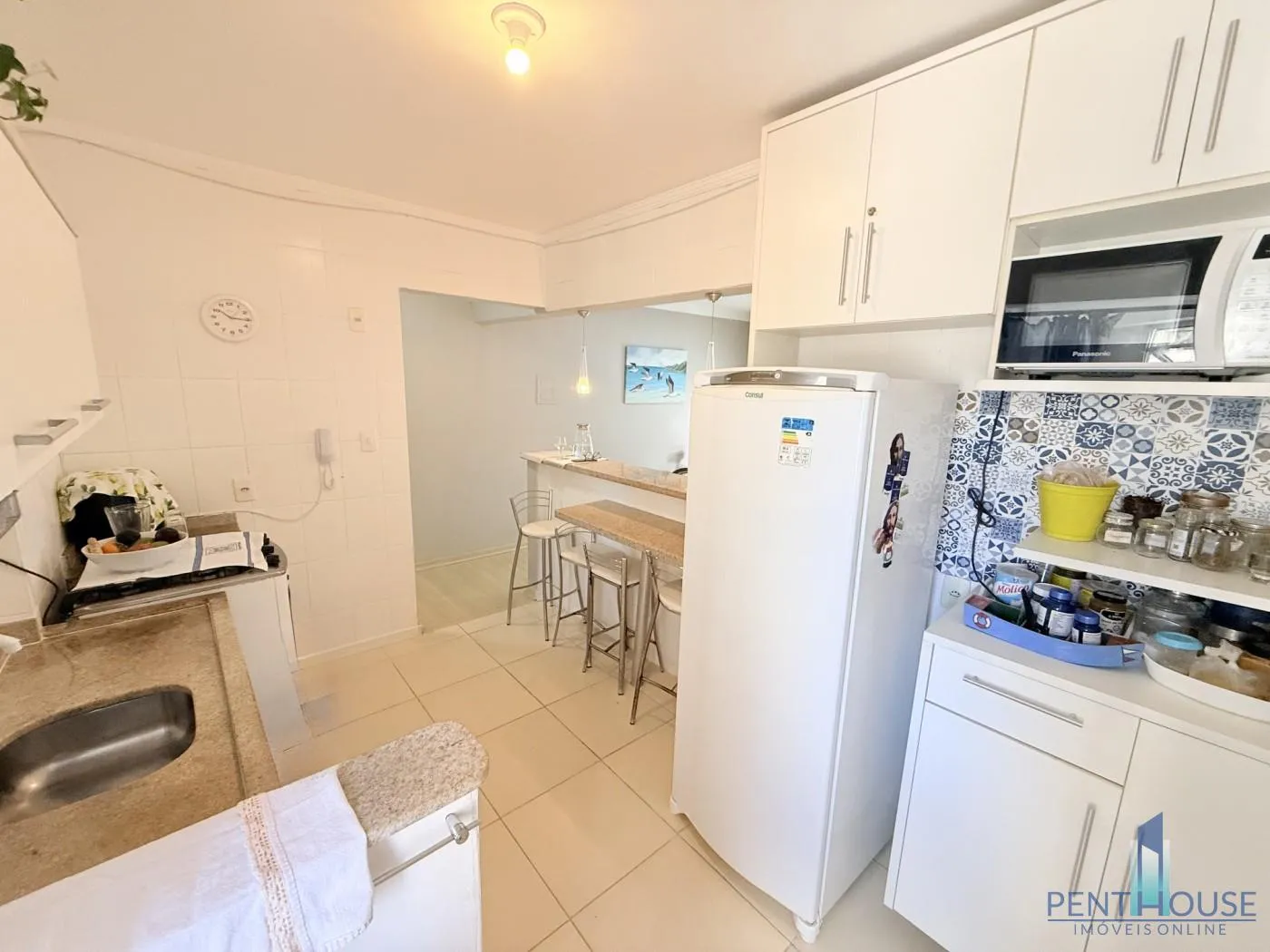 Imagem Apartamento Zona Central para Venda em Balneário Camboriú, CENTRO, 2 dormitórios, 1 suíte, 2 banheiros, 1 vaga