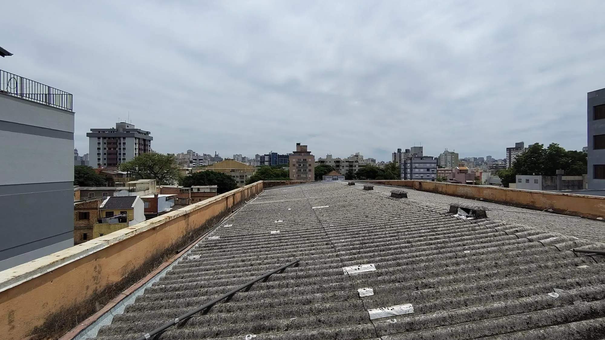 Imagem Prédio Comercial no bairro Menino Deus.