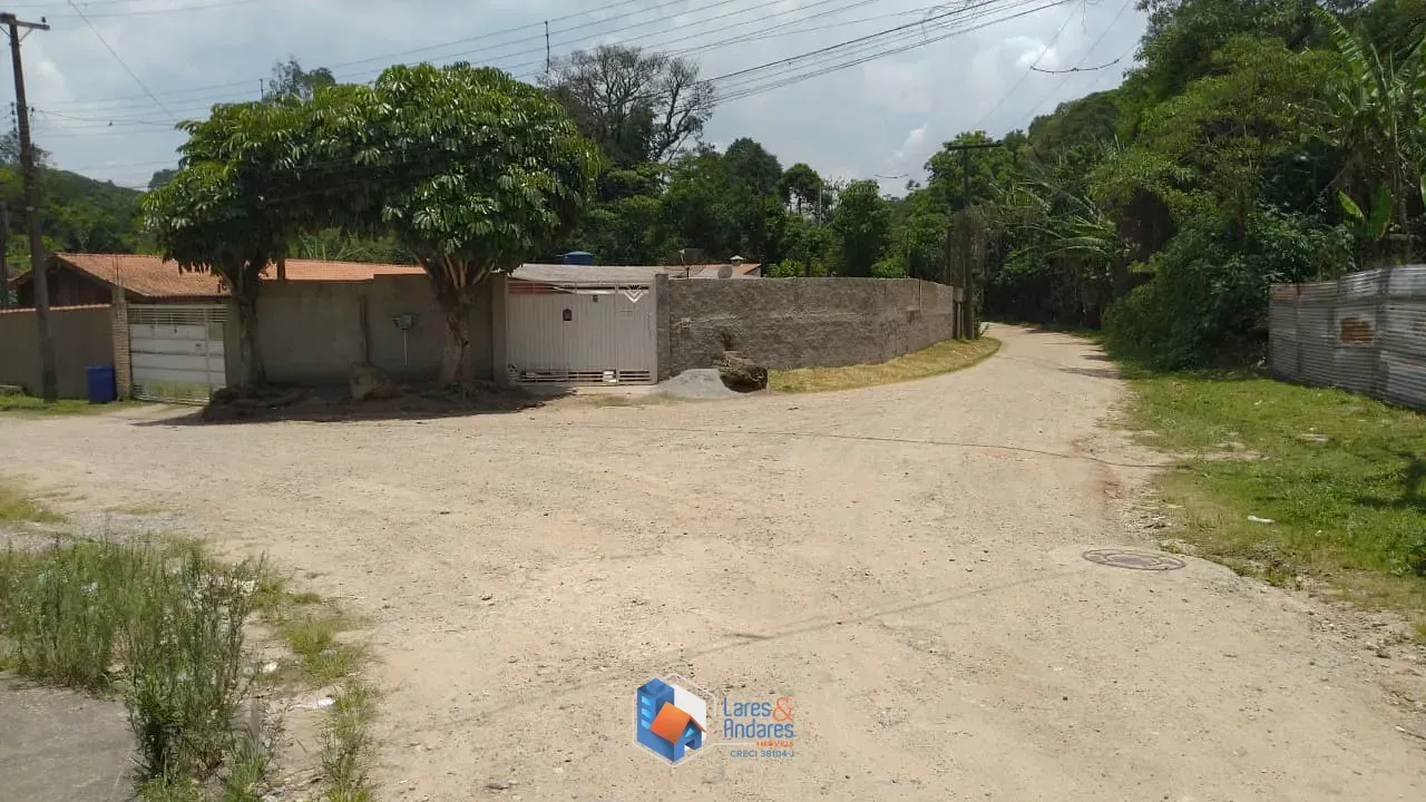Imagem Terreno à venda, 550m², 525m² e 487,50m² - 3 lotes de 1562m² no total - Vendidos juntos, lote cercado com acesso rua terra. Mantiqueira, Mairiporã.