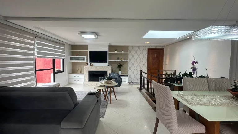 Imagem Apartamento Cobertura 3 quartos sendo 1 suíte para venda no bairro Petrópolis em Caxias do Sul