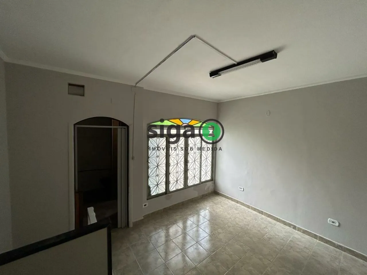 Foto do imóvel Casa Ampla com 260m², 6 quartos, 1 vaga - disponível para venda e locação!