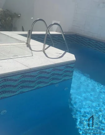 Imagem Casa em condomínio, 04 quartos sendo 03 suítes, piscina, área de lazer, em Santa Felicidade Curitiba PR
