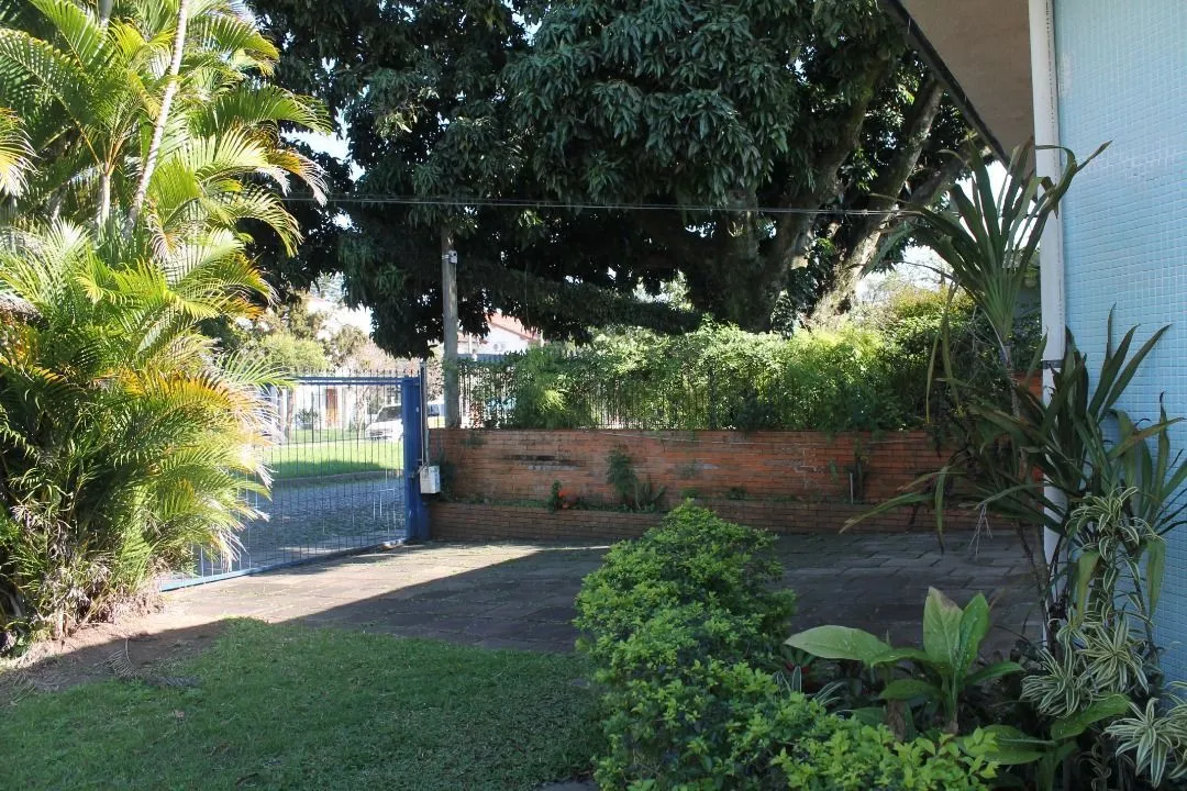 Imagem Casa para Venda - 221m², 3 dormitórios, sendo 1 suites, 4 vagas - Tristeza