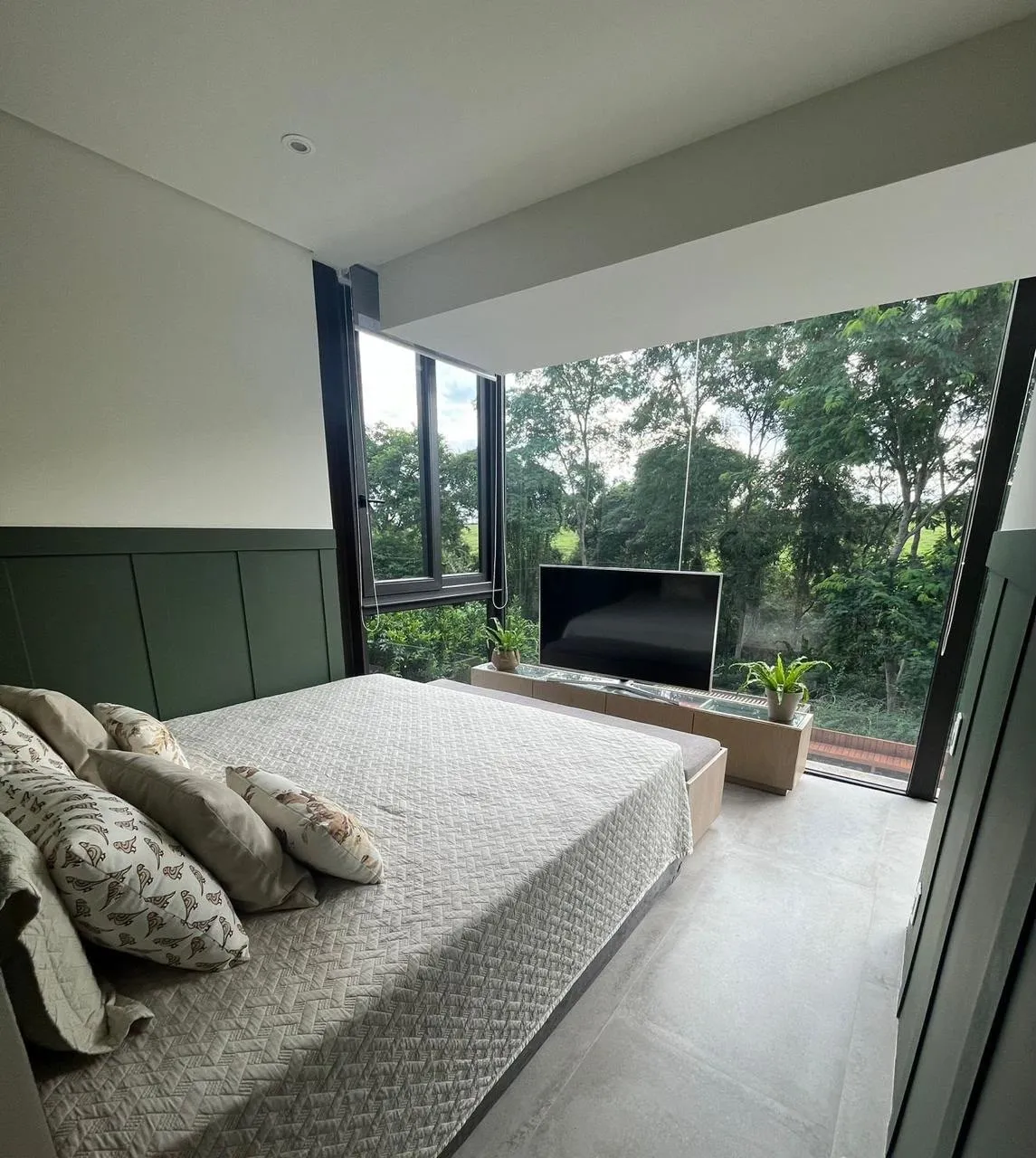 Imagem Casa de luxo à venda na Fazenda Boa Vista com 5 suítes, 500 m², projeto de Gui Mattos, hidromassagem e integração com a natureza