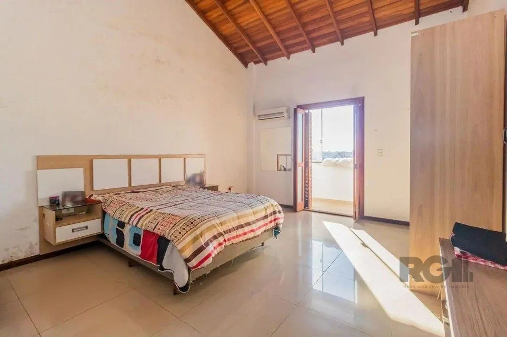 Imagem Casa com 3 dormitórios no bairro Cascata, Porto Alegre