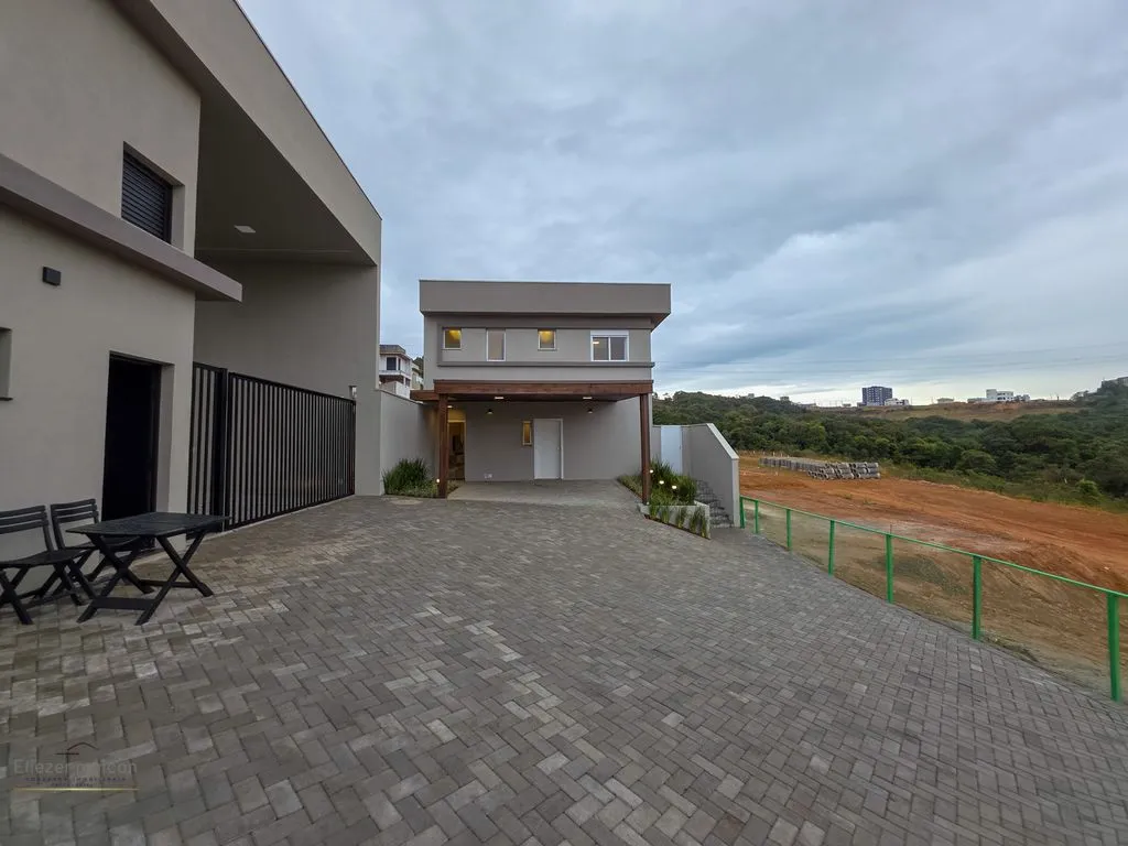 Imagem Casas com 3 suítes a venda em condomínio fechado em Poços de Caldas - MG