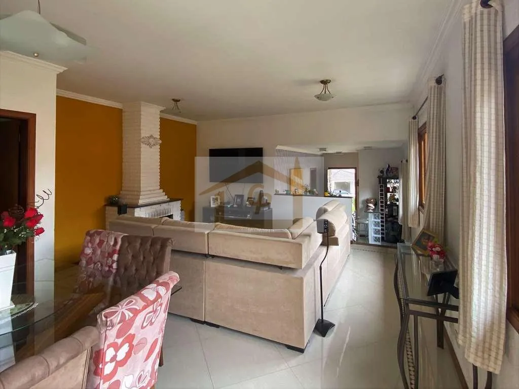 Imagem 3 dorms / 1 suíte. Ótima casa, lareira, piscina e gourmet!