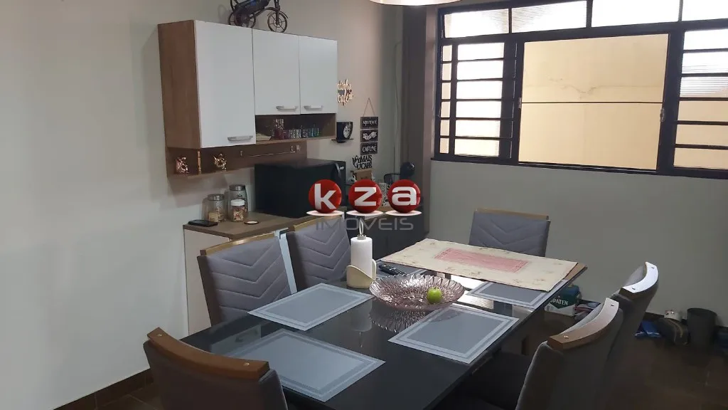 Imagem Oportunidade única: Casa à venda em Valinhos-SP, no Jardim Celani, com 3 quartos, suíte, 3 salas, 2 banheiros, 2 vagas - 198m².