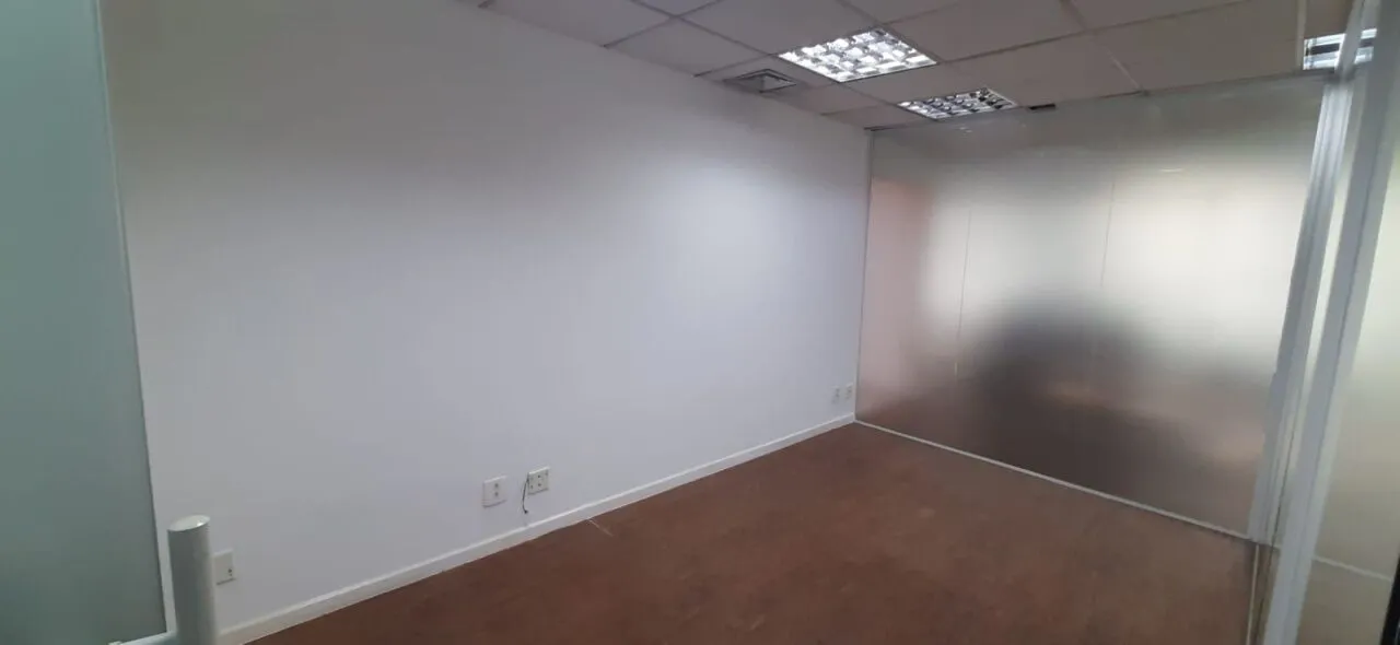 Imagem Andar Corporativo Mobiliado em Frente ao Shopping Vila Olímpia.