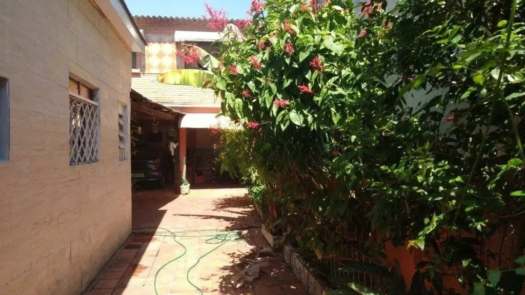 Imagem Casa com 3 dormitórios no bairro Sarandi