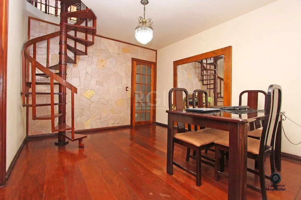 Imagem Casa para Venda - 180m², 3 dormitórios, sendo 1 suites, 3 vagas - Parque dos Maias