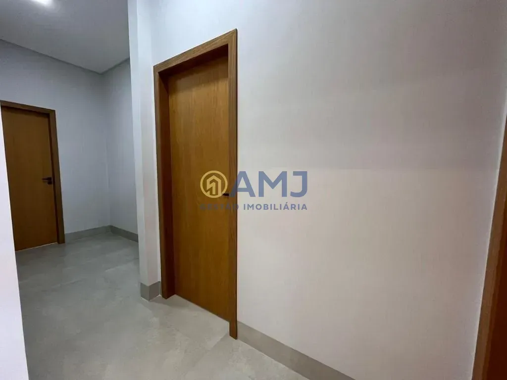 Imagem Casa Térrea de Alto Padrão no Residencial Garavelo Park