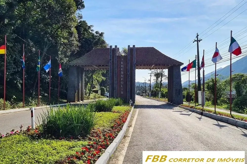 Imagem Apartamento com 2 Quartos à Venda, 61 m² em Várzea - Teresópolis