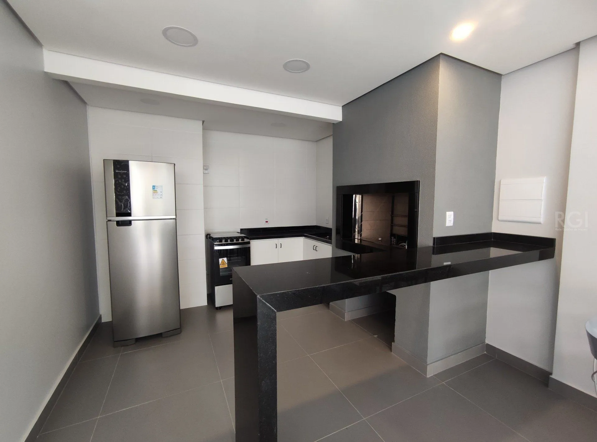 Imagem Duplex para Venda - 83.08m², 2 dormitórios, sendo 2 suites, 2 vagas - Petrópolis