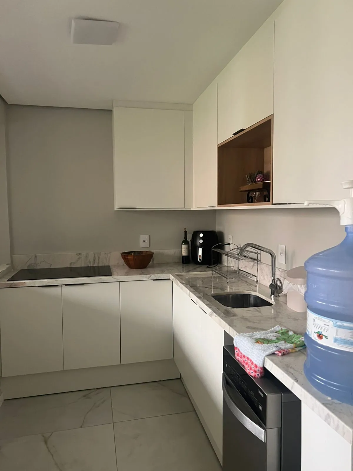Imagem Vende-se apartamento com 4 suítes, 333m² e 3 vagas - Bela Vista