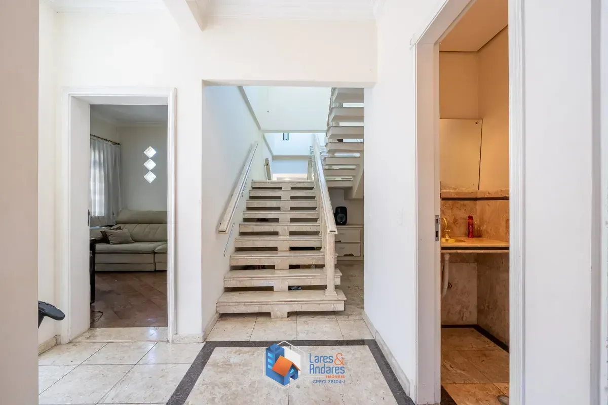 Imagem Sobrado para venda em City América com 5 quartos, sendo 2 suítes, 550m²