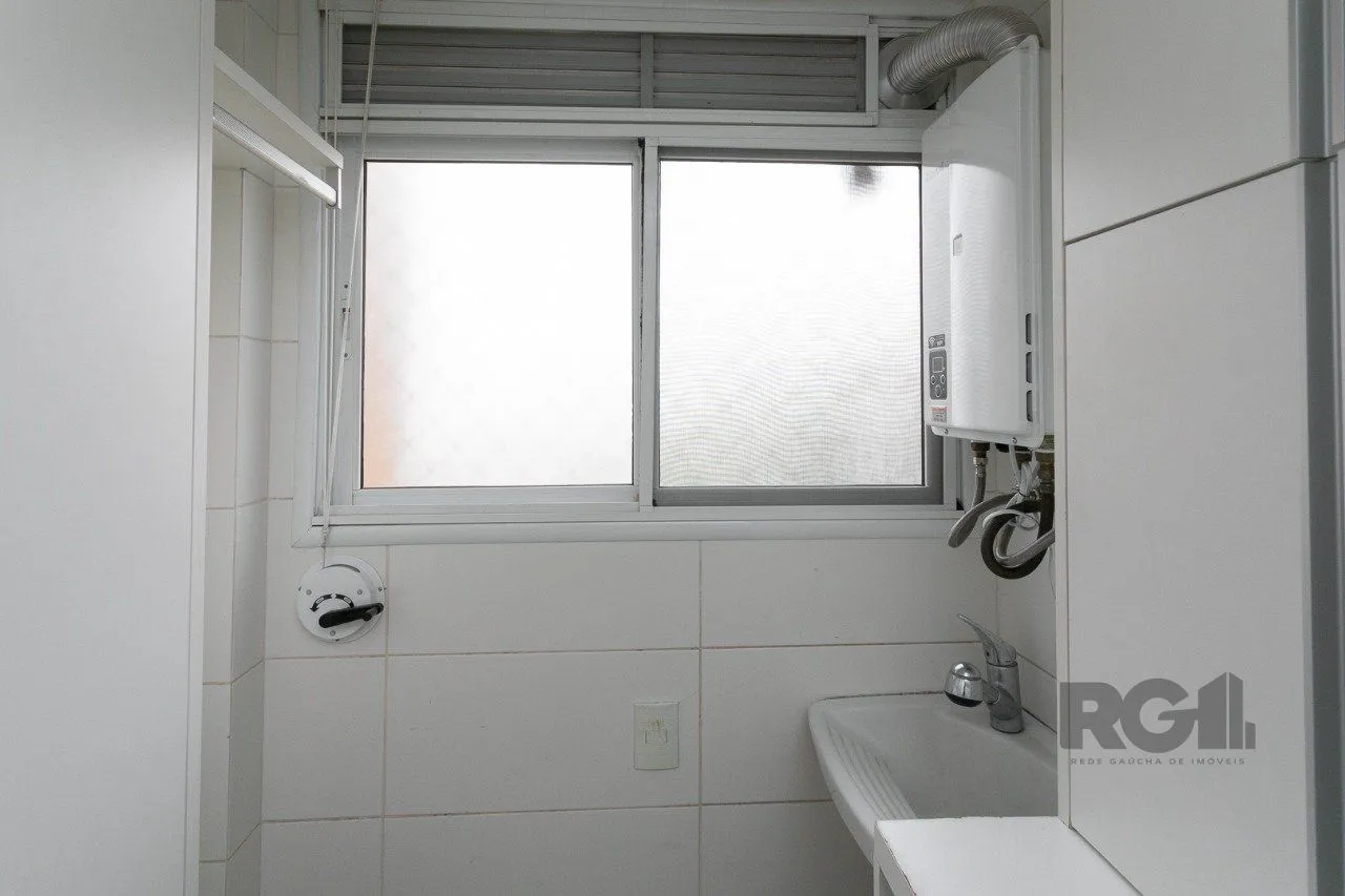 Imagem Apartamento semimobiliado e decorado no bairro Auxiliadora, com 91 m²