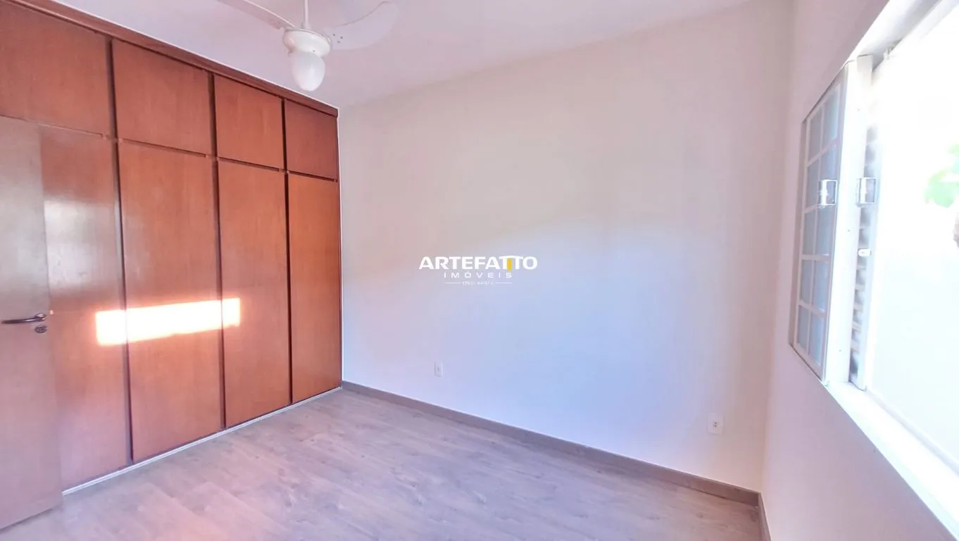 Imagem Casa com 3 dormitórios no bairro Vila Marta