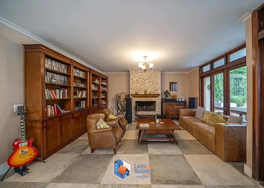 Imagem Casa para venda em Jardim Cordeiro com 4 quartos, sendo 4 suítes, 357m²