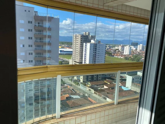 Imagem Apartamento 3 dormitórios na quadra da praia no Campo da Aviação