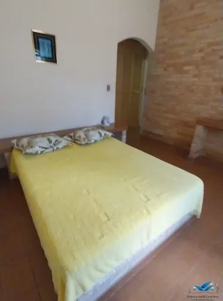 Imagem Bela casa no bairro do Pereque Mirim com 4 dormitórios em rua tranquila, perto do Supermercado do Pai