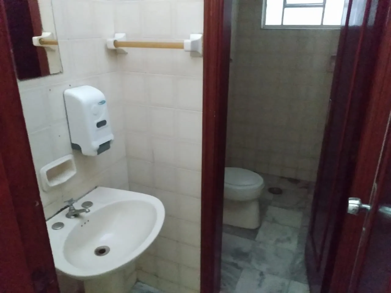 Imagem Comercial para Locação 200M², Chácara Galega, Pindamonhangaba - SP | SALAS COMERCIAIS