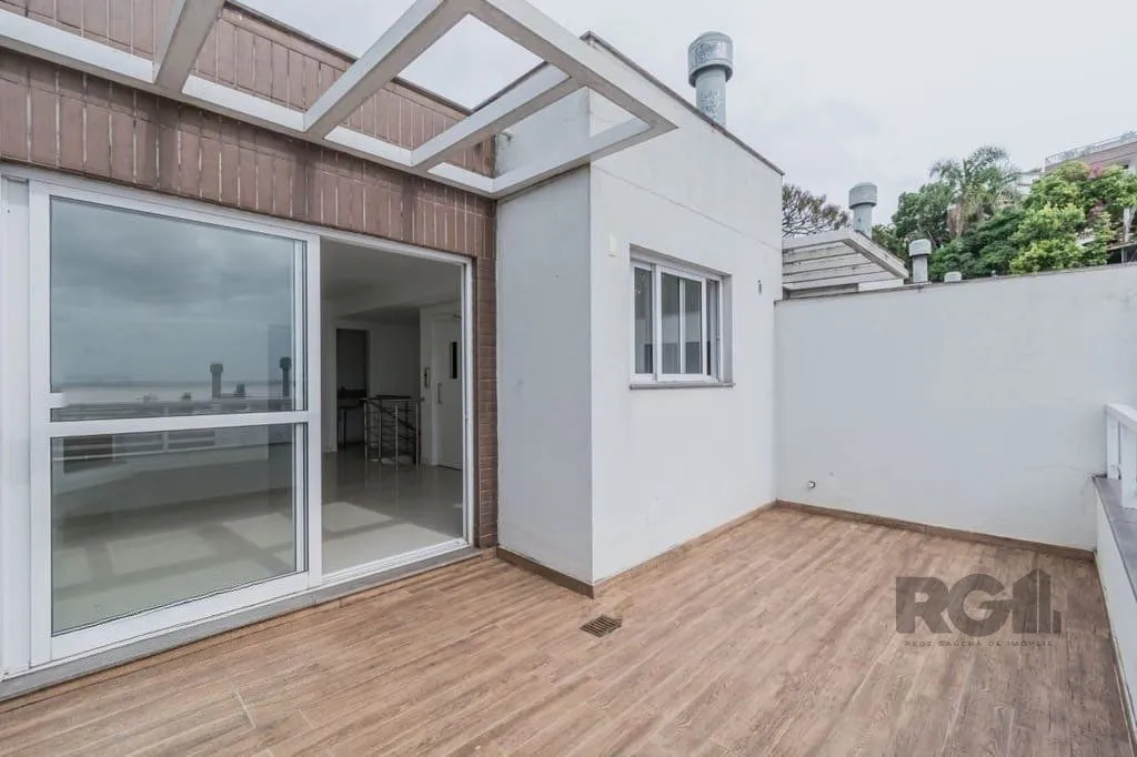 Imagem Excelente casa em condomínio de 251m² com 3 suítes e elevador!