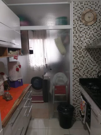Imagem Vila Livieiro, 2 dormitórios, sacada, 1 vaga - Lazer com Piscina