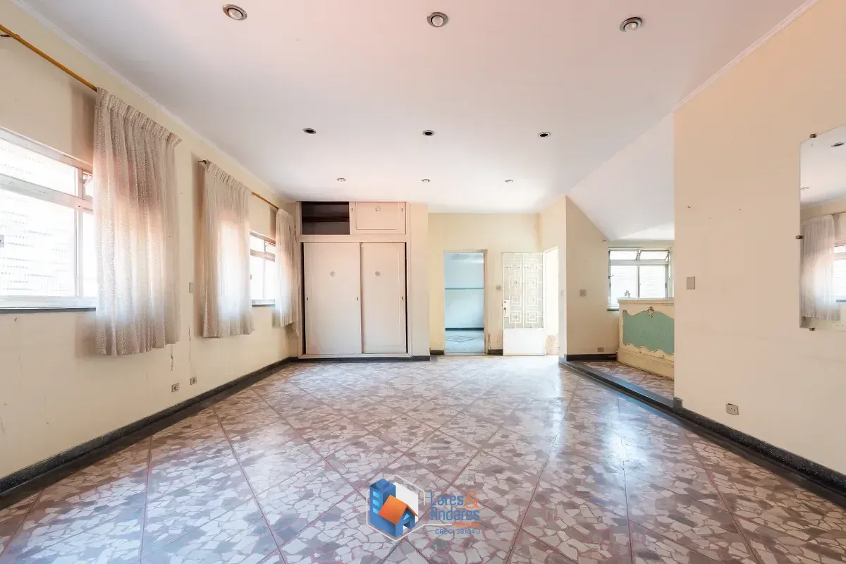 Imagem Casa para venda em Aclimação com 4 quartos, 334m²