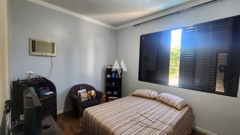 Imagem Oásis Urbano no Embaré: Sobrado Exclusivo com Piscina e Conforto Absoluto, 3 dormitórios, 1 suíte