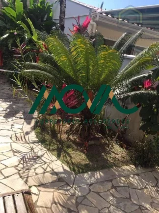 Imagem Casa com Piscina e Localização Privilegiada no Centro de Itapoá, Perto da Prefeitura