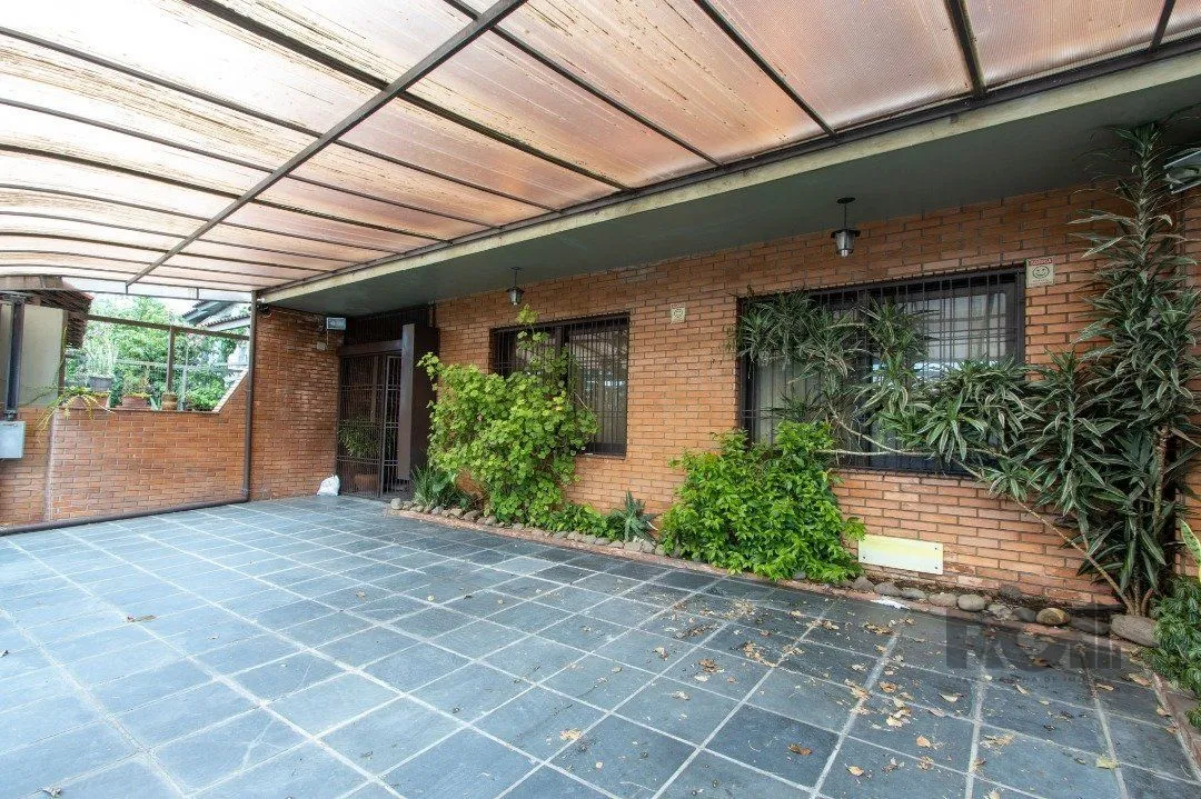 Imagem Casa para Venda - 500m², 4 dormitórios, sendo 1 suites, 4 vagas - Coronel Aparício Borges