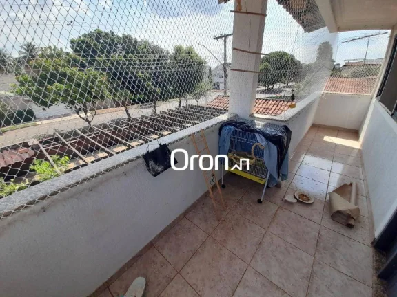 Imagem Sobrado com 4 dormitórios à venda, 420 m² por R$ 1.390.000,00 - Setor Jaó - Goiânia/GO