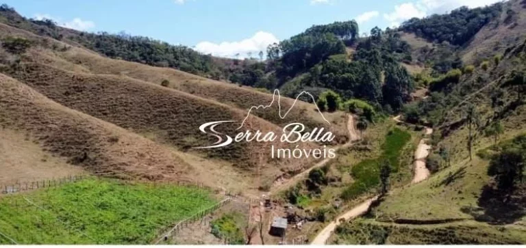 Imagem Fazenda com 3 dormitórios à venda, 580800 m² por R$ 1.500.000,00 - Centro - São José do Vale do Rio Preto/RJ