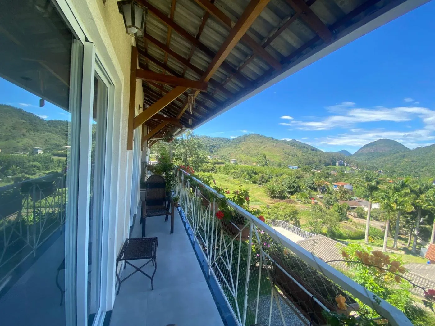 Imagem Casa em Condomínio para Venda em Teresópolis / RJ no bairro Vargem Grande
