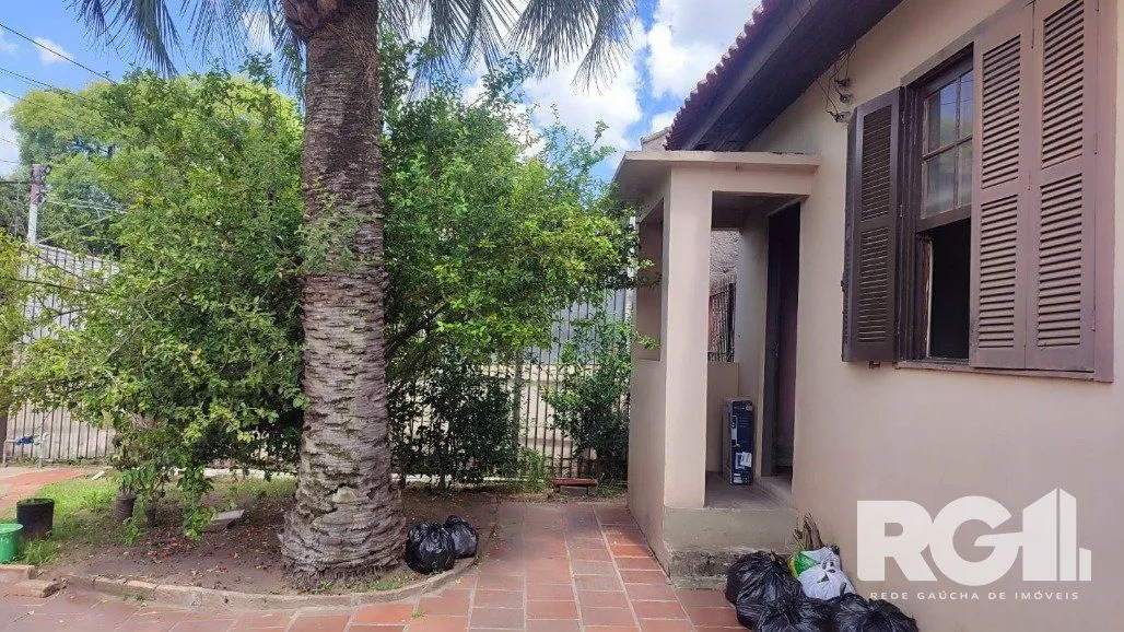 Imagem Pátio com 2 casas, 100,46 privativos 3 dorm e 57m², com 2 dorm Zeferino Dias