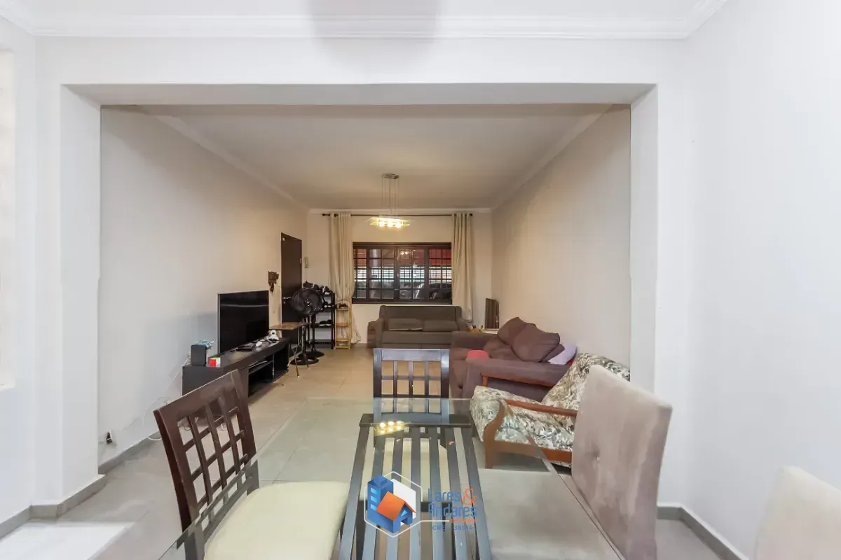 Imagem Casa para venda em Parque da Lapa com 4 quartos, sendo 1 suíte, 190m²