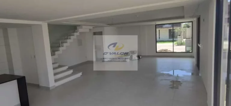 Imagem Vendo Casa Nova, em Condomínio Fechado, com 205m², 4 suítes, terraço gourmet e 3 vagas