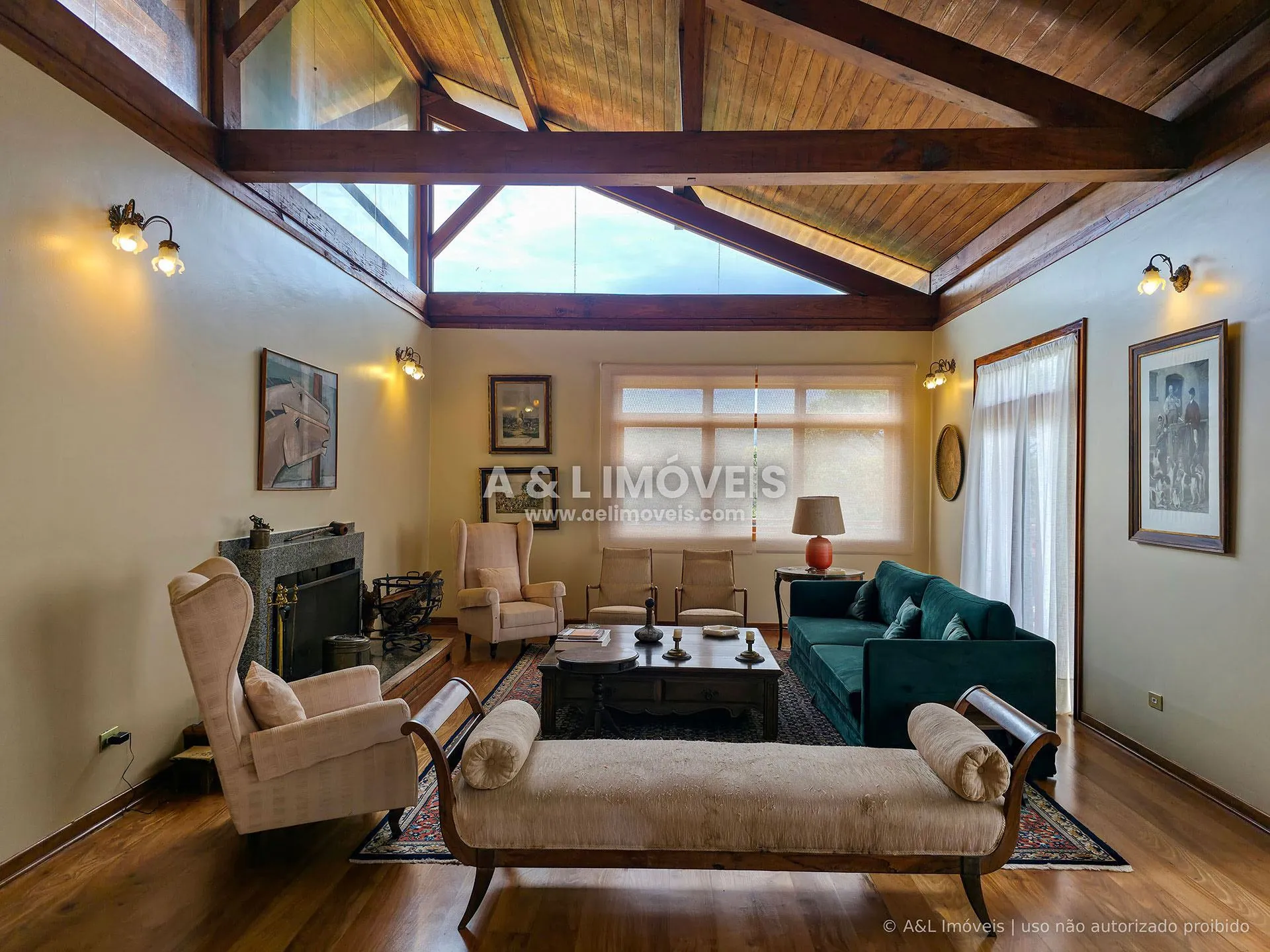 Imagem Casa à venda com 5 suítes e 694,44 m² na Vila Sylvia, Campos do Jordão