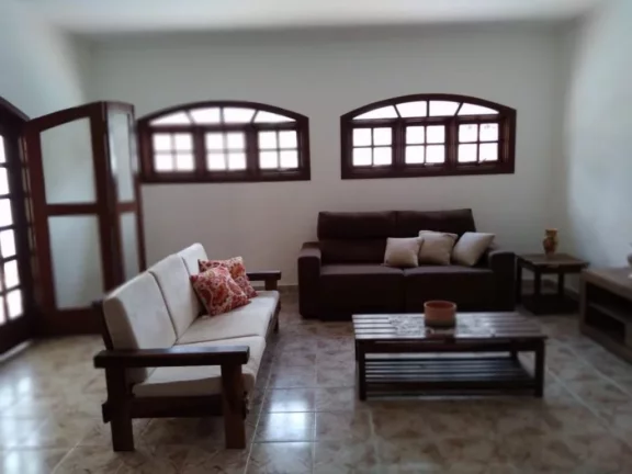 Imagem EXCELENTE CASA ISOLADA NO MARACANÃ COM 4 SUÍTES E 4 VAGAS!!!