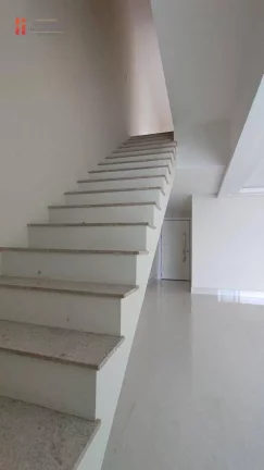 Imagem MAGNÍFICA COBERTURA DUPLEX com 300m² e uma VISTA CINEMATOGRÁFICA.