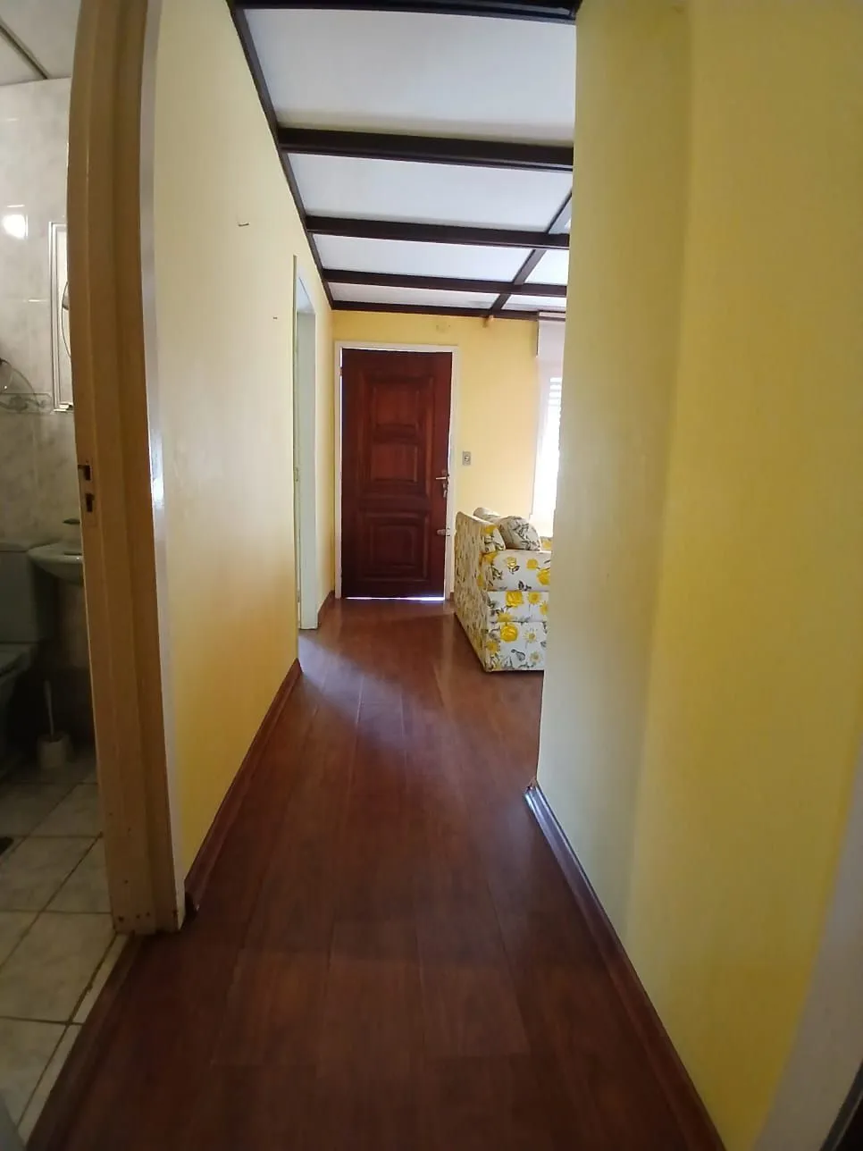 Imagem Ampla casa com patio no bairro Rubem Berta .